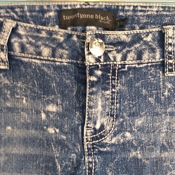 Twentyone Black Bleach Effects Straight Stretch Size 7/8R jeans - Picture 3 of 16